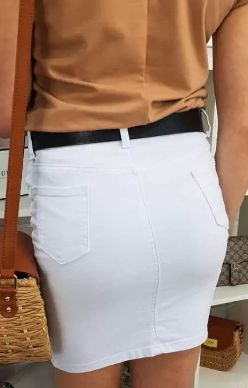 Бяла дънкова минипола с джобове на гърба